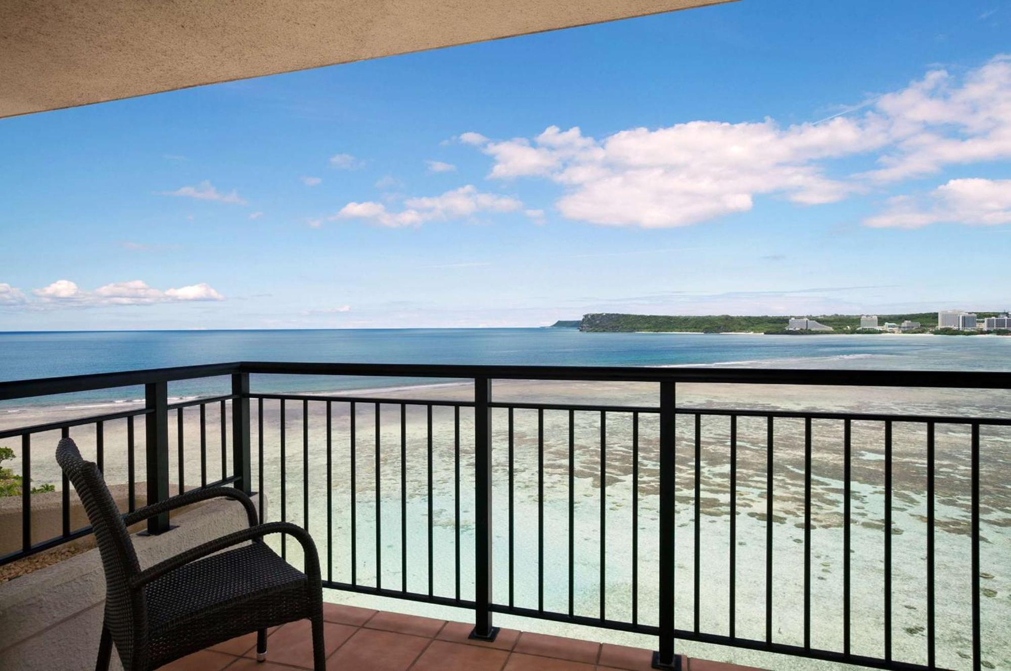 Hilton Guam Resort & Spa Тумон Екстериор снимка