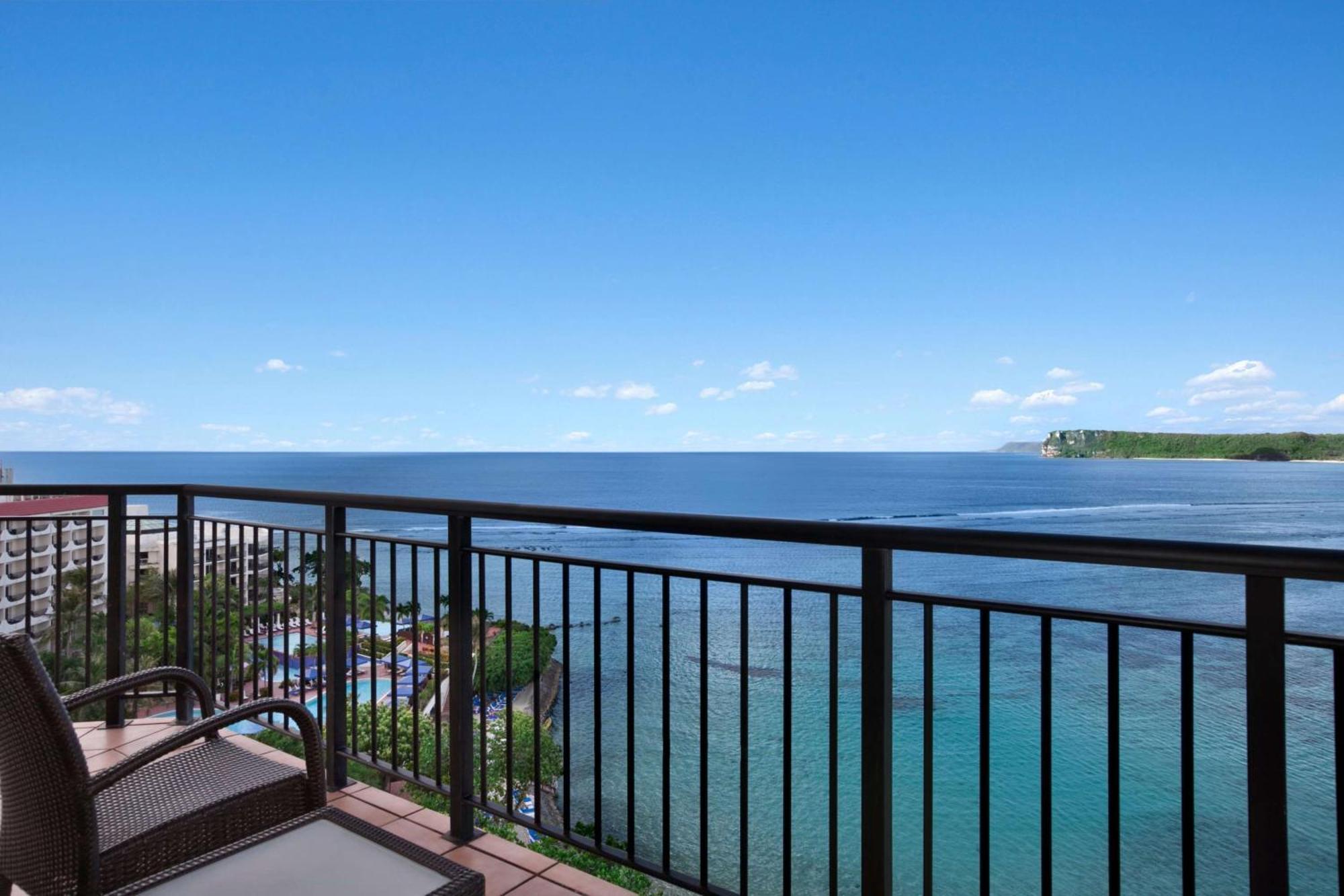 Hilton Guam Resort & Spa Тумон Екстериор снимка