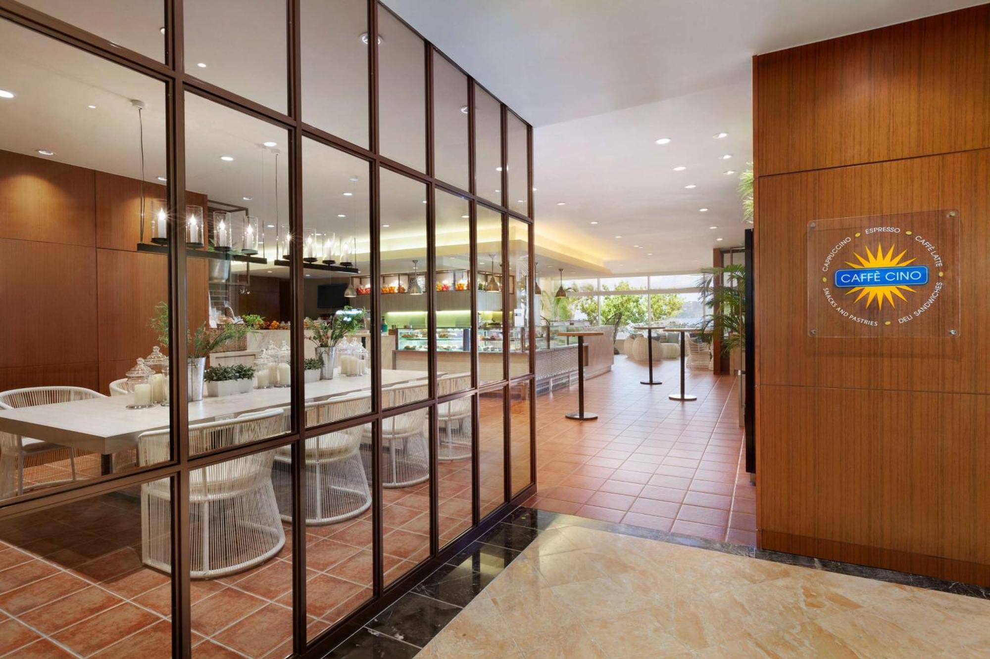 Hilton Guam Resort & Spa Тумон Екстериор снимка