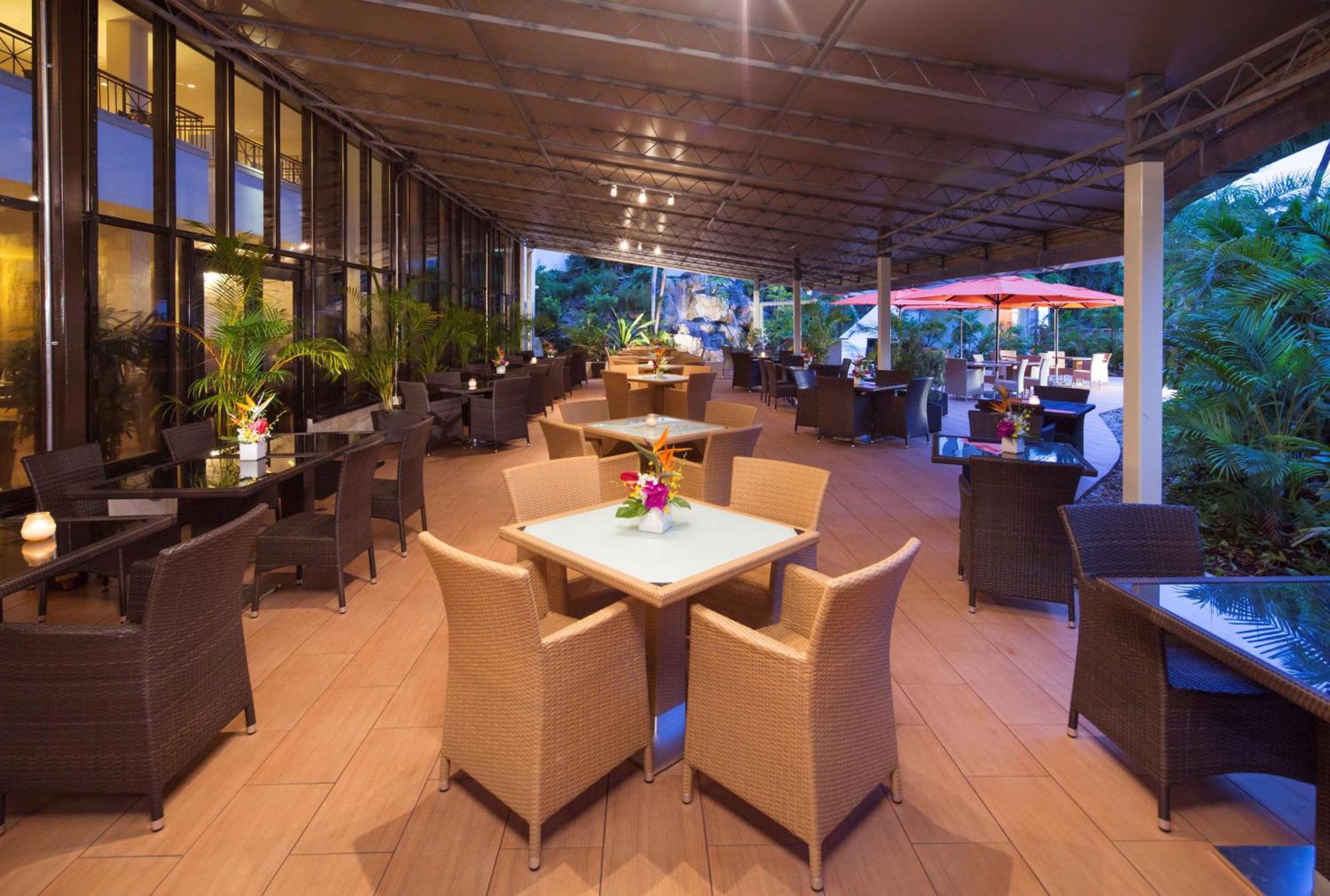 Hilton Guam Resort & Spa Тумон Екстериор снимка