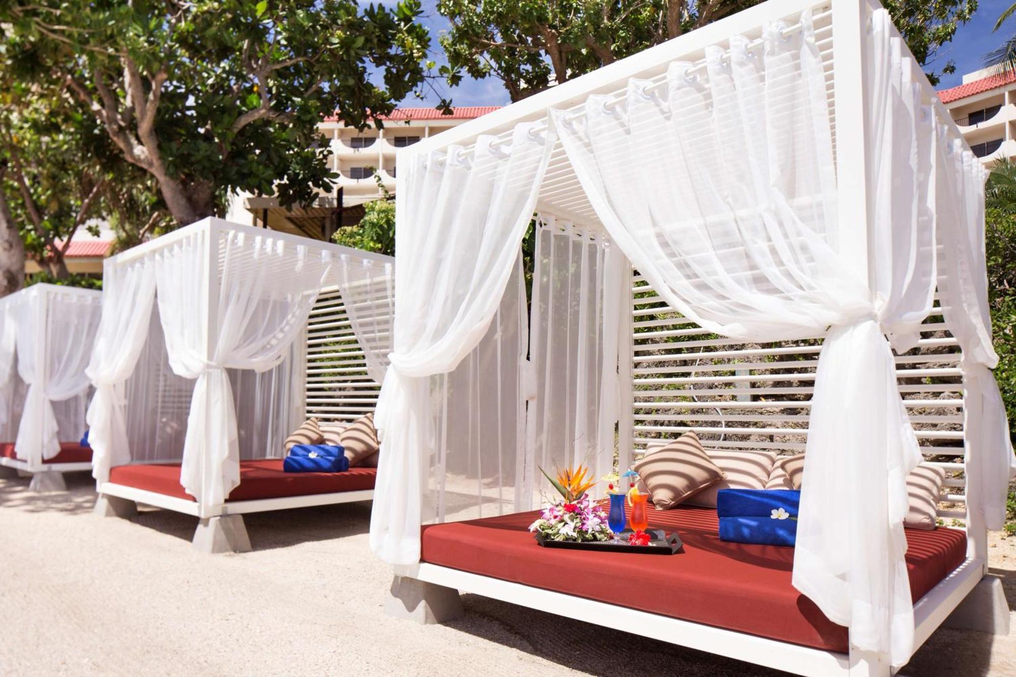 Hilton Guam Resort & Spa Тумон Екстериор снимка