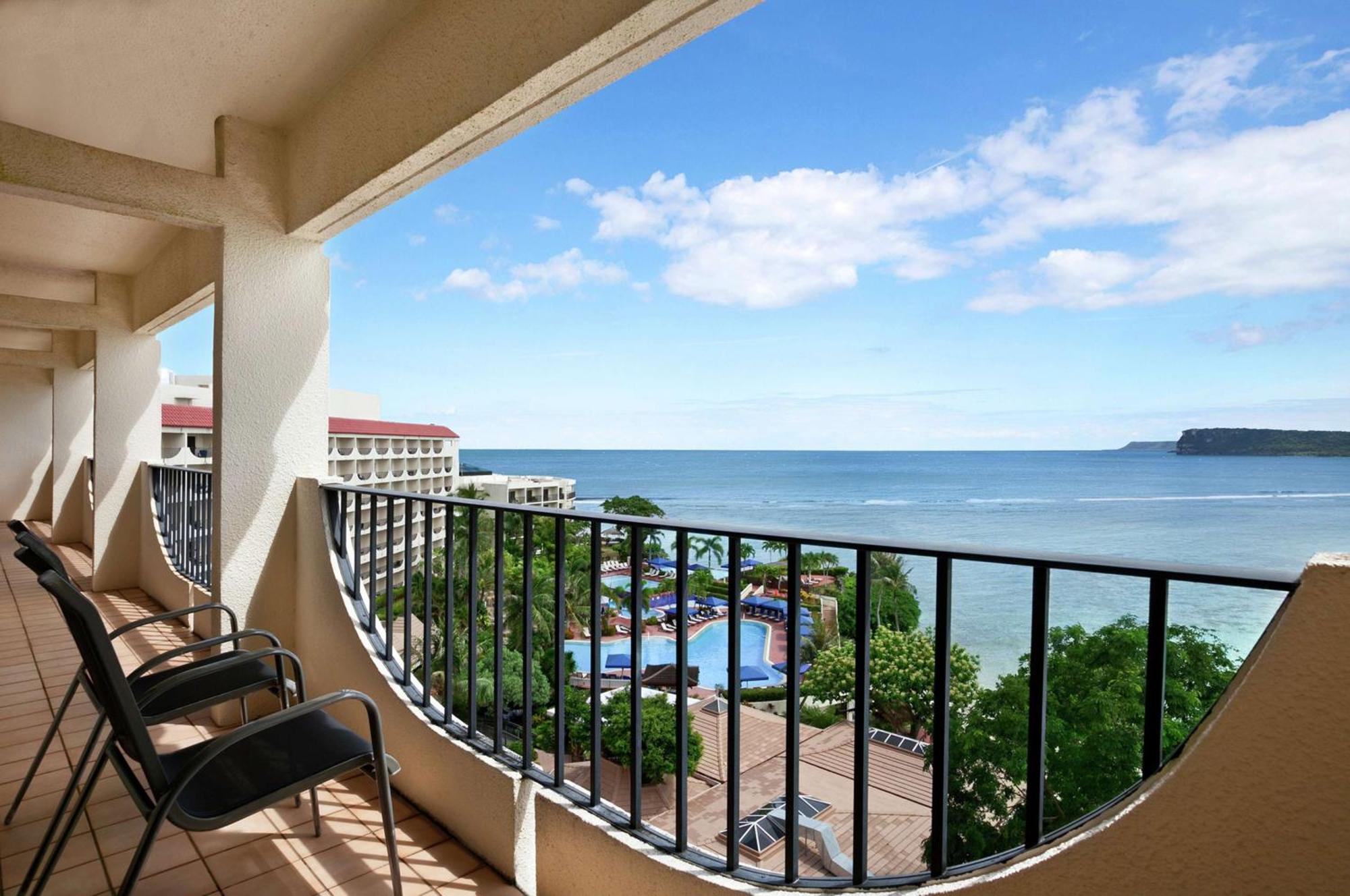 Hilton Guam Resort & Spa Тумон Екстериор снимка