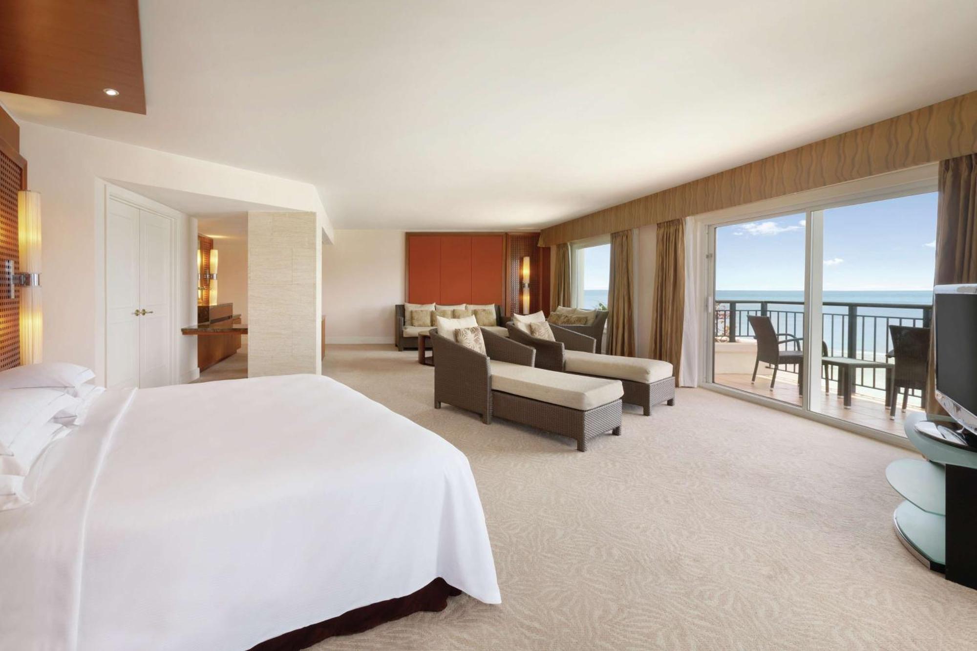 Hilton Guam Resort & Spa Тумон Екстериор снимка